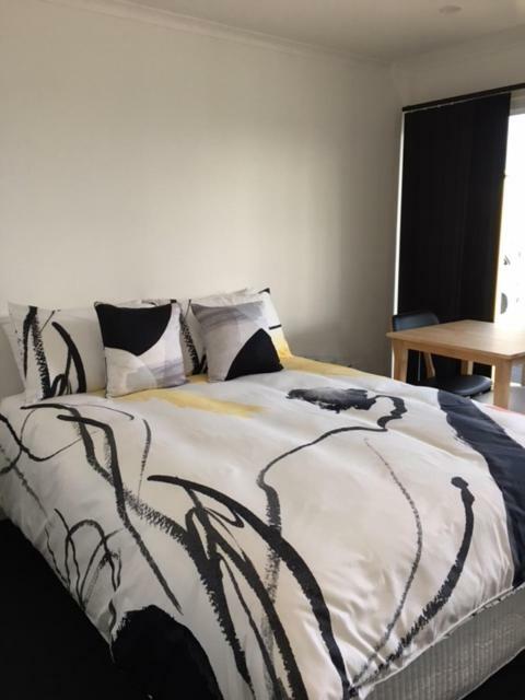 Port Lincoln Shark Apartment 2 ภายนอก รูปภาพ